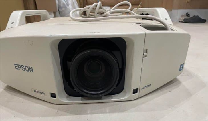 大型プロジェクター 10,000lm レンタル(EPSON EB-Z10000U)